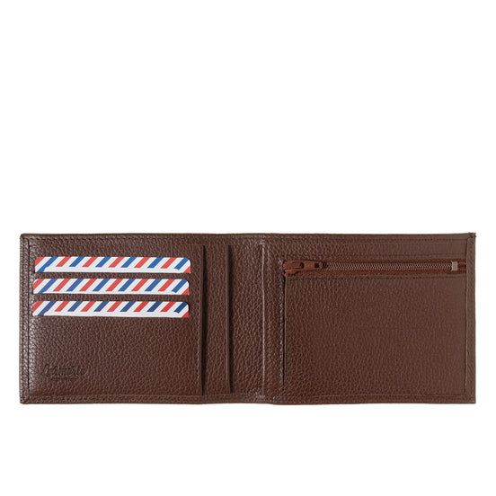votre portefeuille italien simplifié homme, en cuir grainé marron. Avec 7 rangements pour cartes, rangement pour pièce de monnaie et billet. Egalement disponible en cuir de vachette, lisse, nubuck et vintage. L'Armorie, spécialisée dans l'accessoire pour homme, artisanal et 100% Made in France