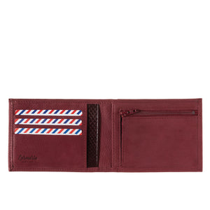 votre portefeuille italien simplifié homme, en cuir nubuck et poisson rouge. Avec 7 rangements pour cartes, rangement pour pièce de monnaie et billet. Egalement disponible en cuir de vachette, lisse et vintage L'Armorie, spécialisée dans l'accessoire pour homme, artisanal et 100% Made in France